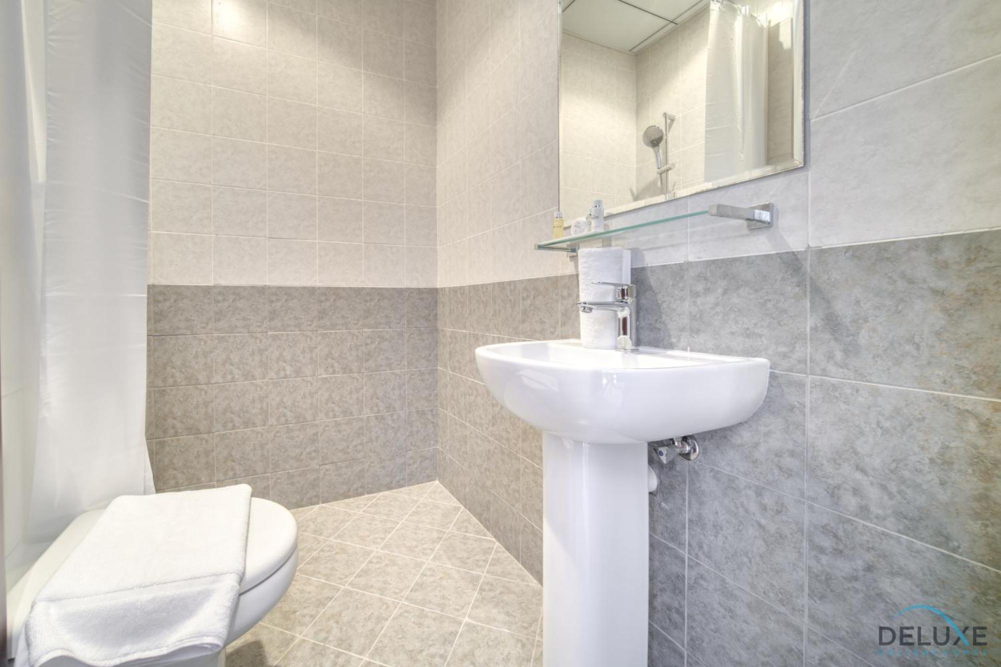 Unbeatable Price, Perfect For Groups With Sea Views By Deluxe Homes Apartment *