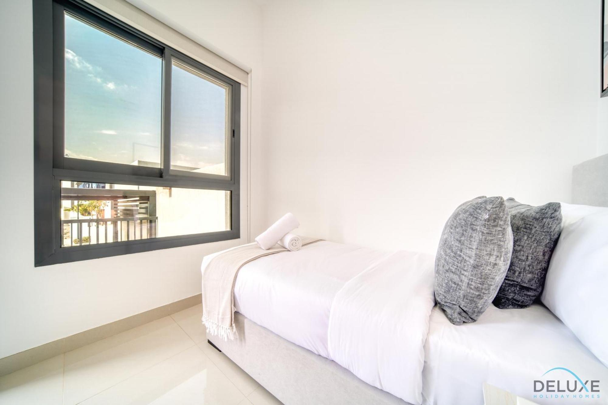 Apartment Unbeatable Price, Perfect For Groups With Sea Views By Deluxe Homes