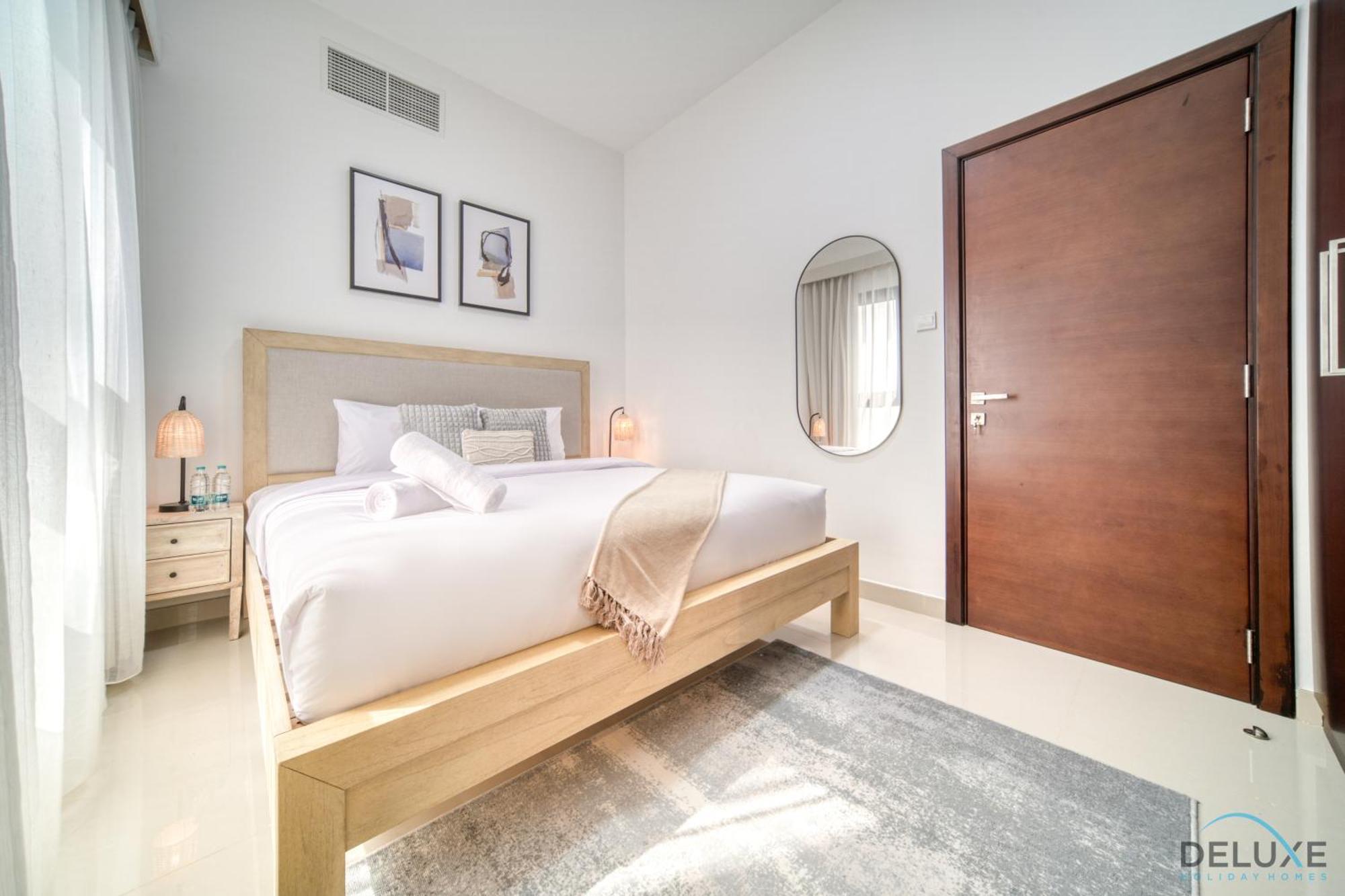 Apartment Unbeatable Price, Perfect For Groups With Sea Views By Deluxe Homes *