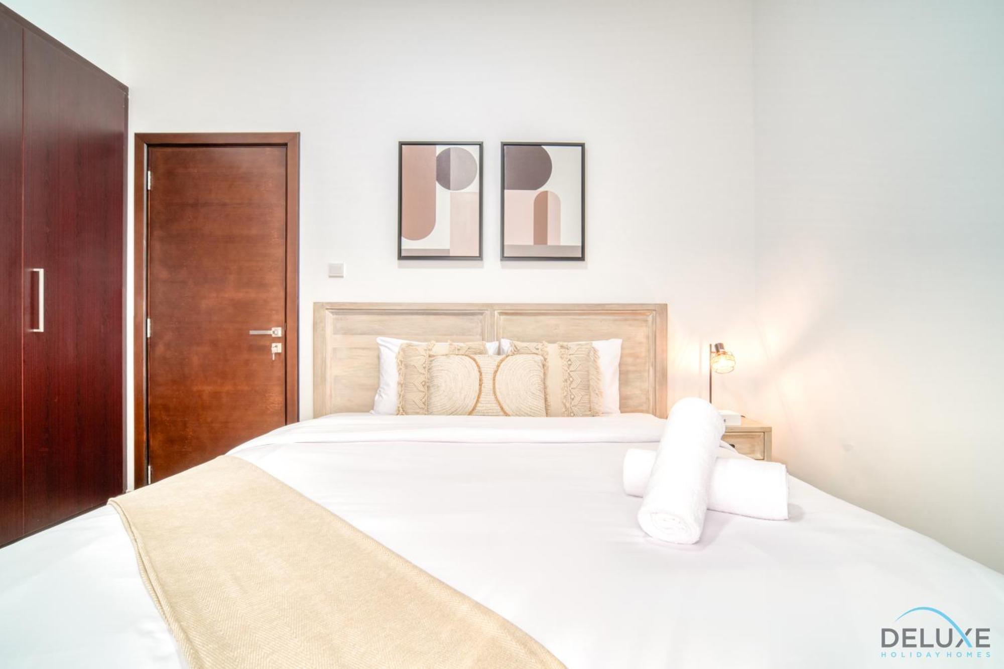 Unbeatable Price, Perfect For Groups With Sea Views By Deluxe Homes Apartment