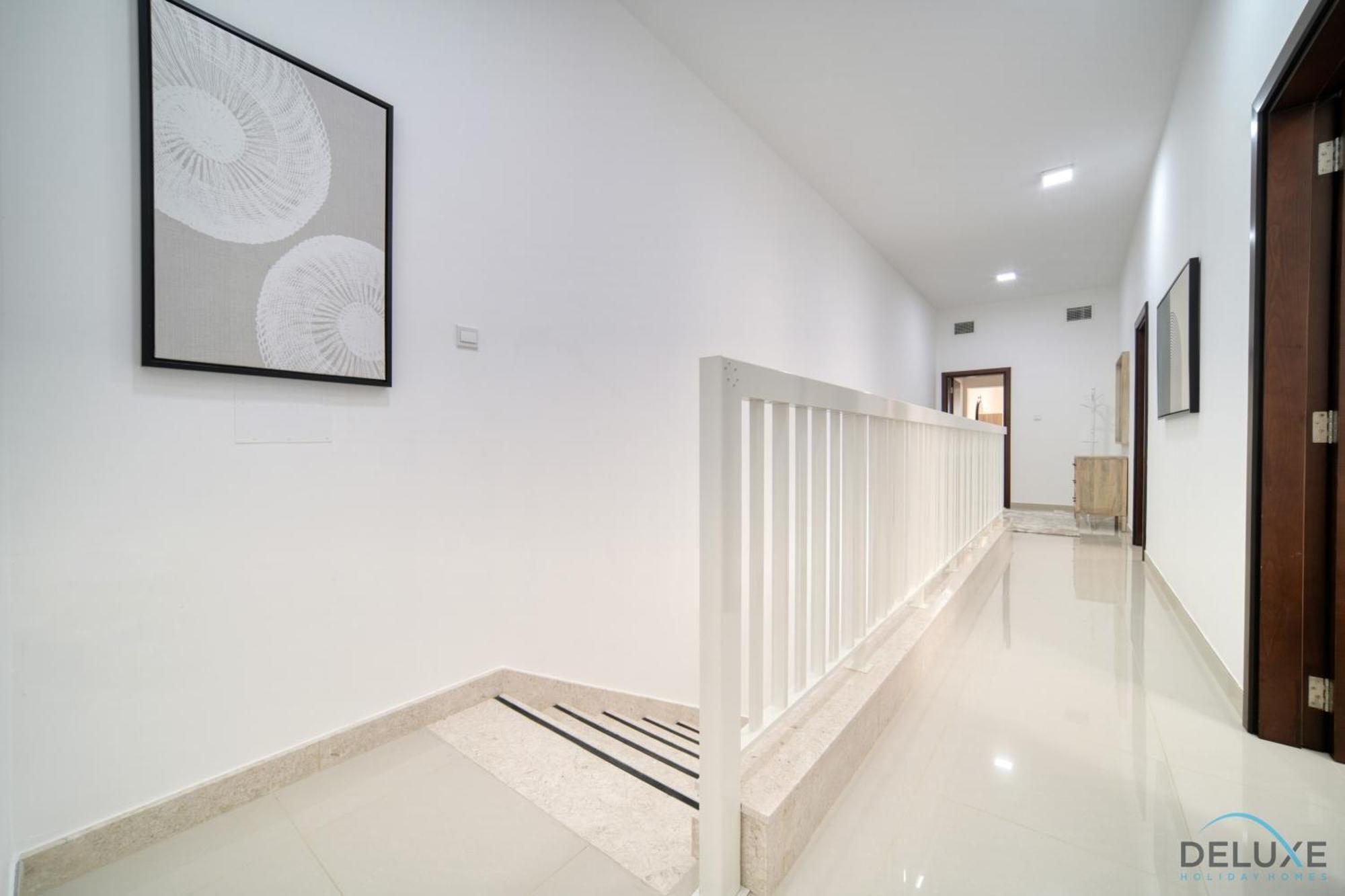 Apartment Unbeatable Price, Perfect For Groups With Sea Views By Deluxe Homes *
