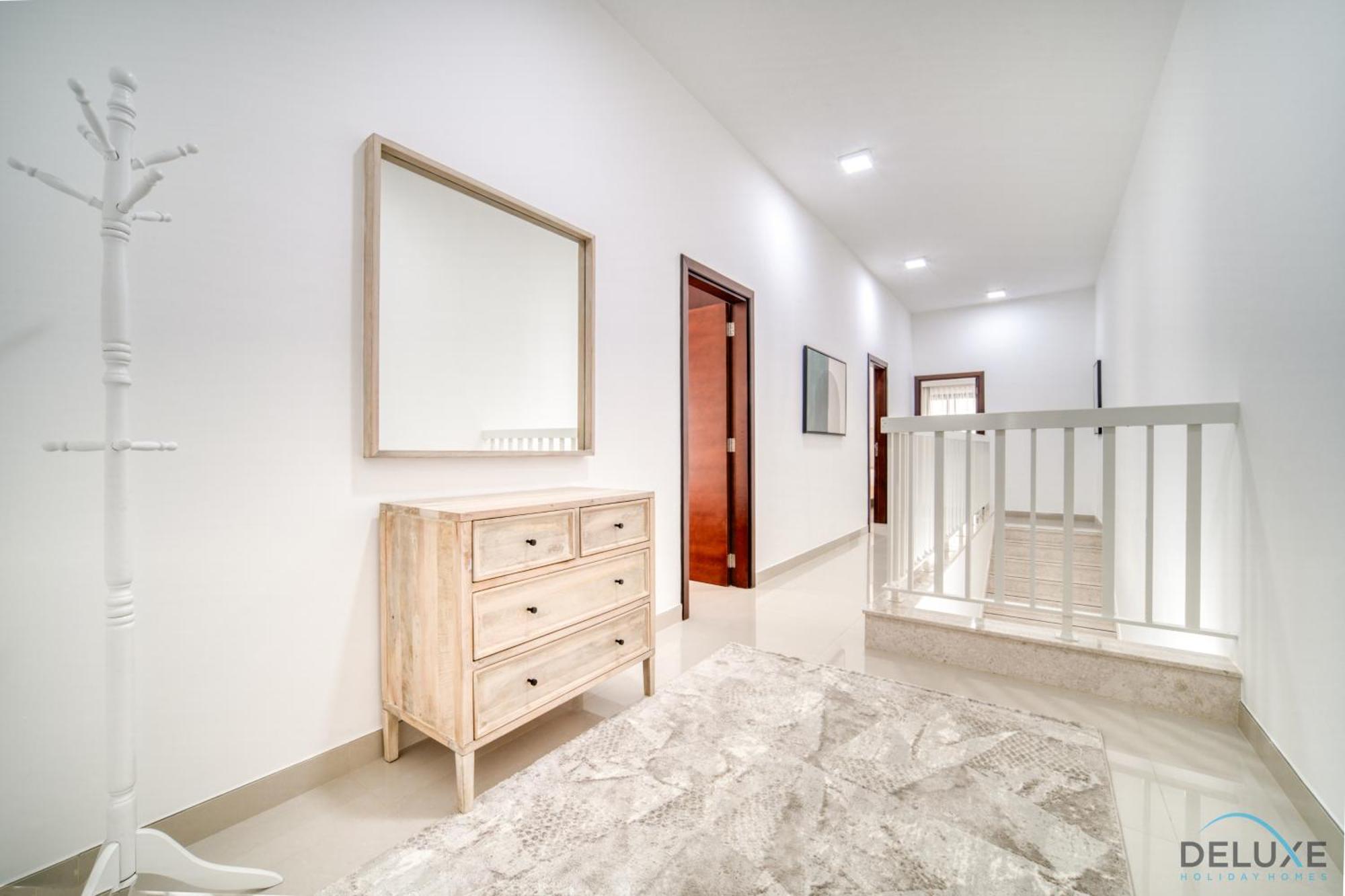 Apartment Unbeatable Price, Perfect For Groups With Sea Views By Deluxe Homes
