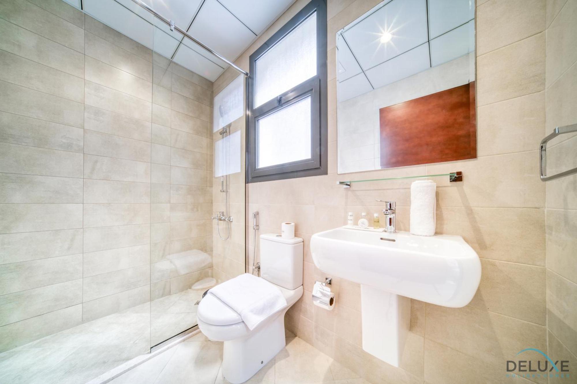 Apartment Unbeatable Price, Perfect For Groups With Sea Views By Deluxe Homes