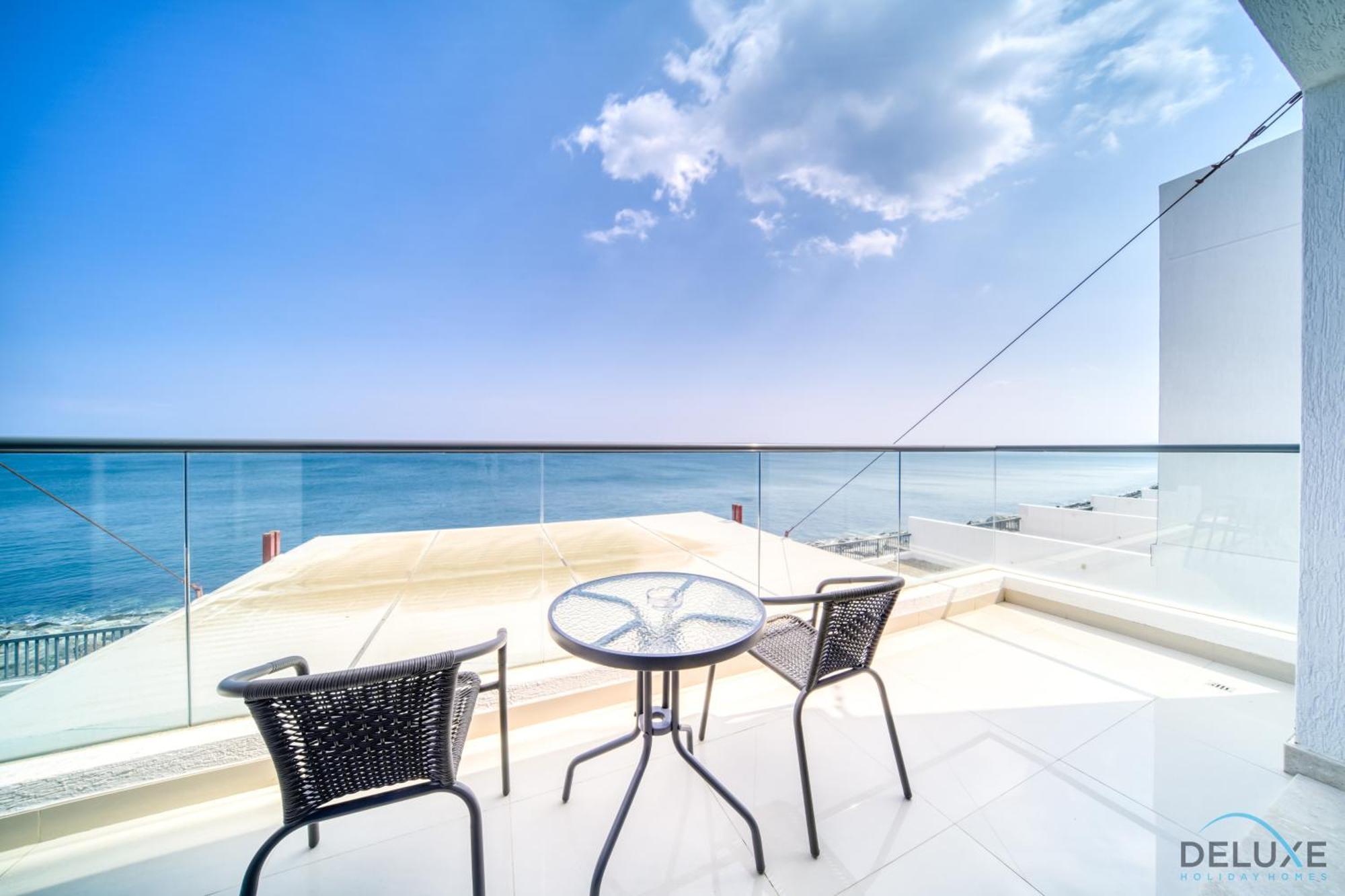Unbeatable Price, Perfect For Groups With Sea Views By Deluxe Homes *