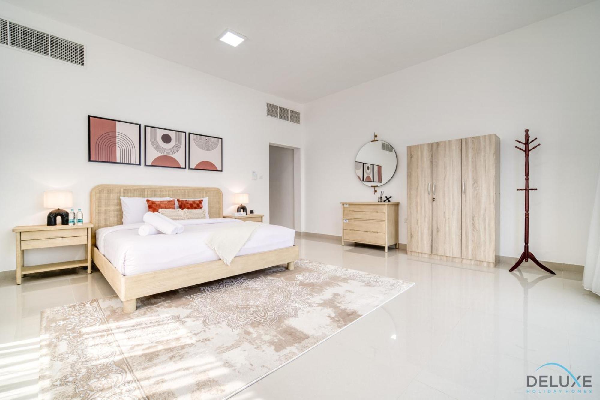 Unbeatable Price, Perfect For Groups With Sea Views By Deluxe Homes * Fudschaira