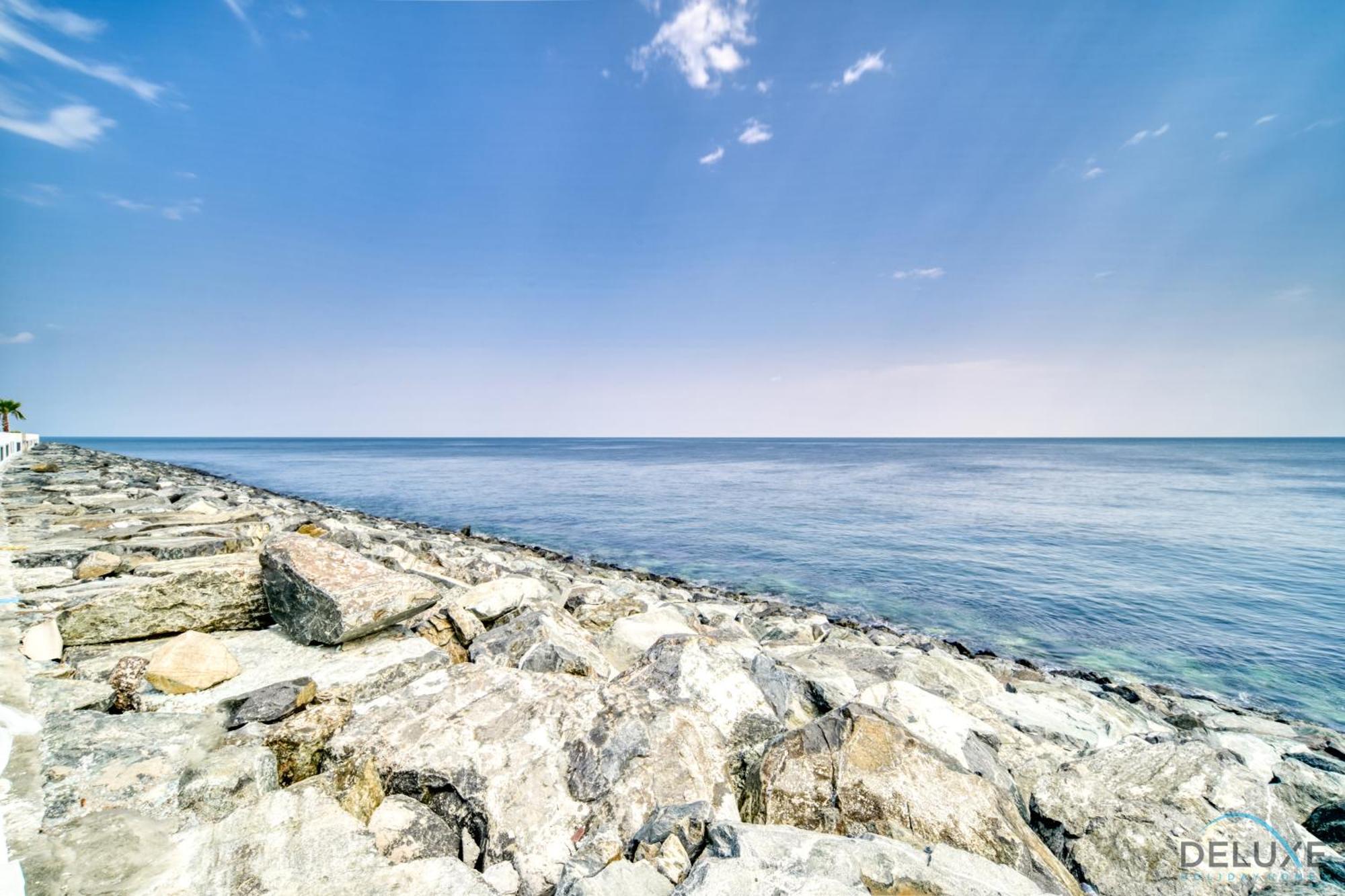 Unbeatable Price, Perfect For Groups With Sea Views By Deluxe Homes Fudschaira