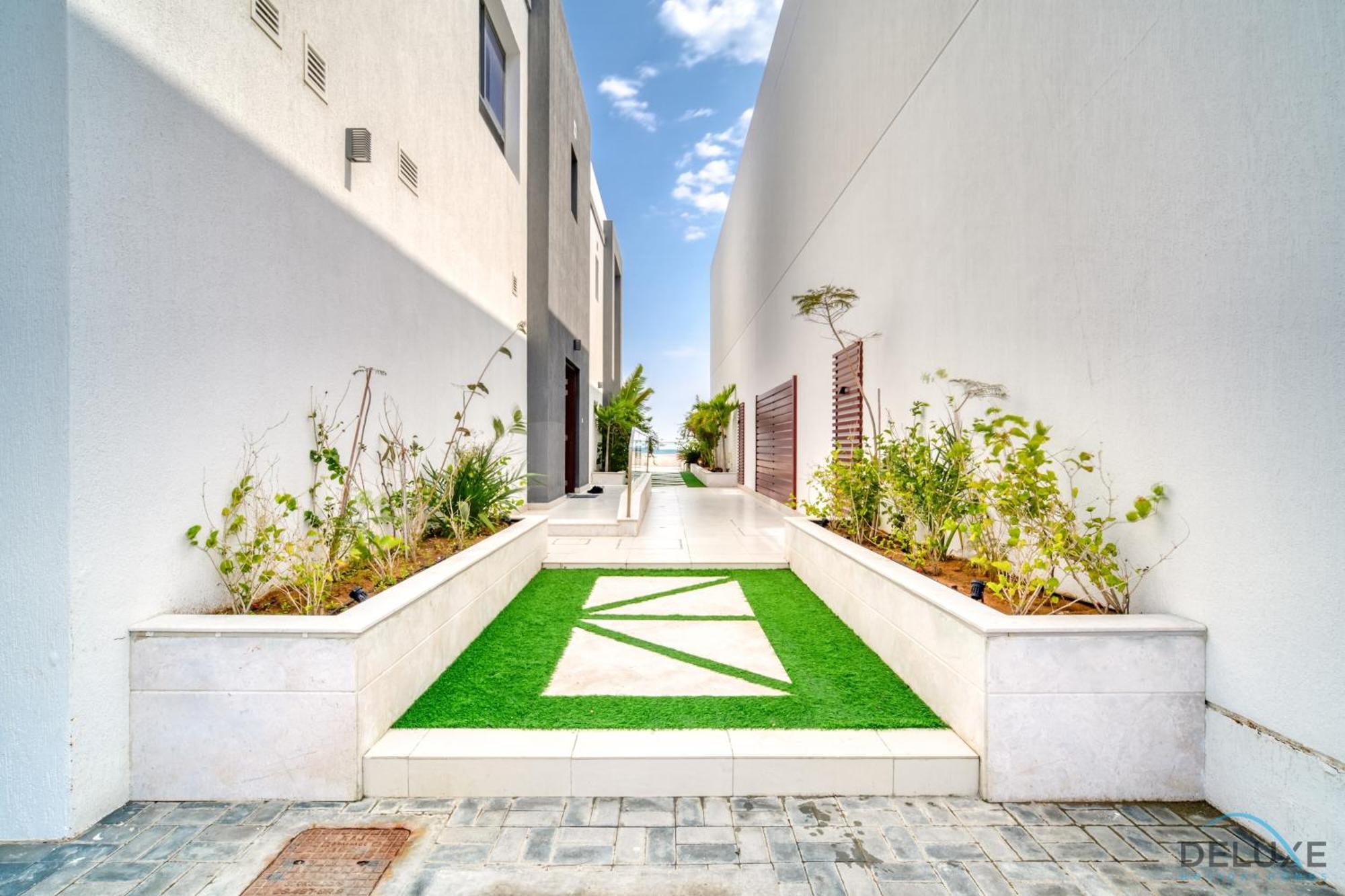 Unbeatable Price, Perfect For Groups With Sea Views By Deluxe Homes Apartment Fudschaira