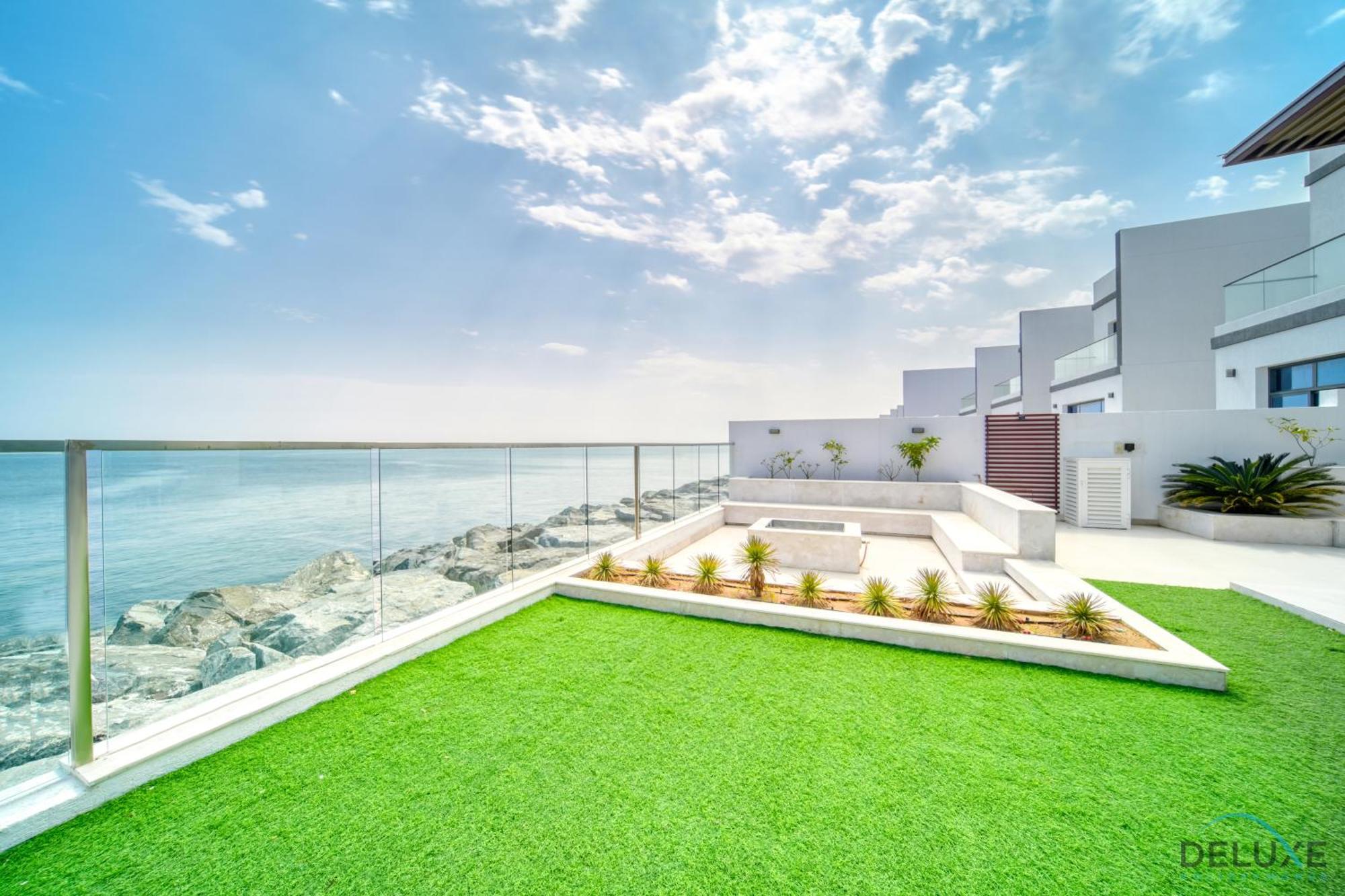 Unbeatable Price, Perfect For Groups With Sea Views By Deluxe Homes * Fudschaira