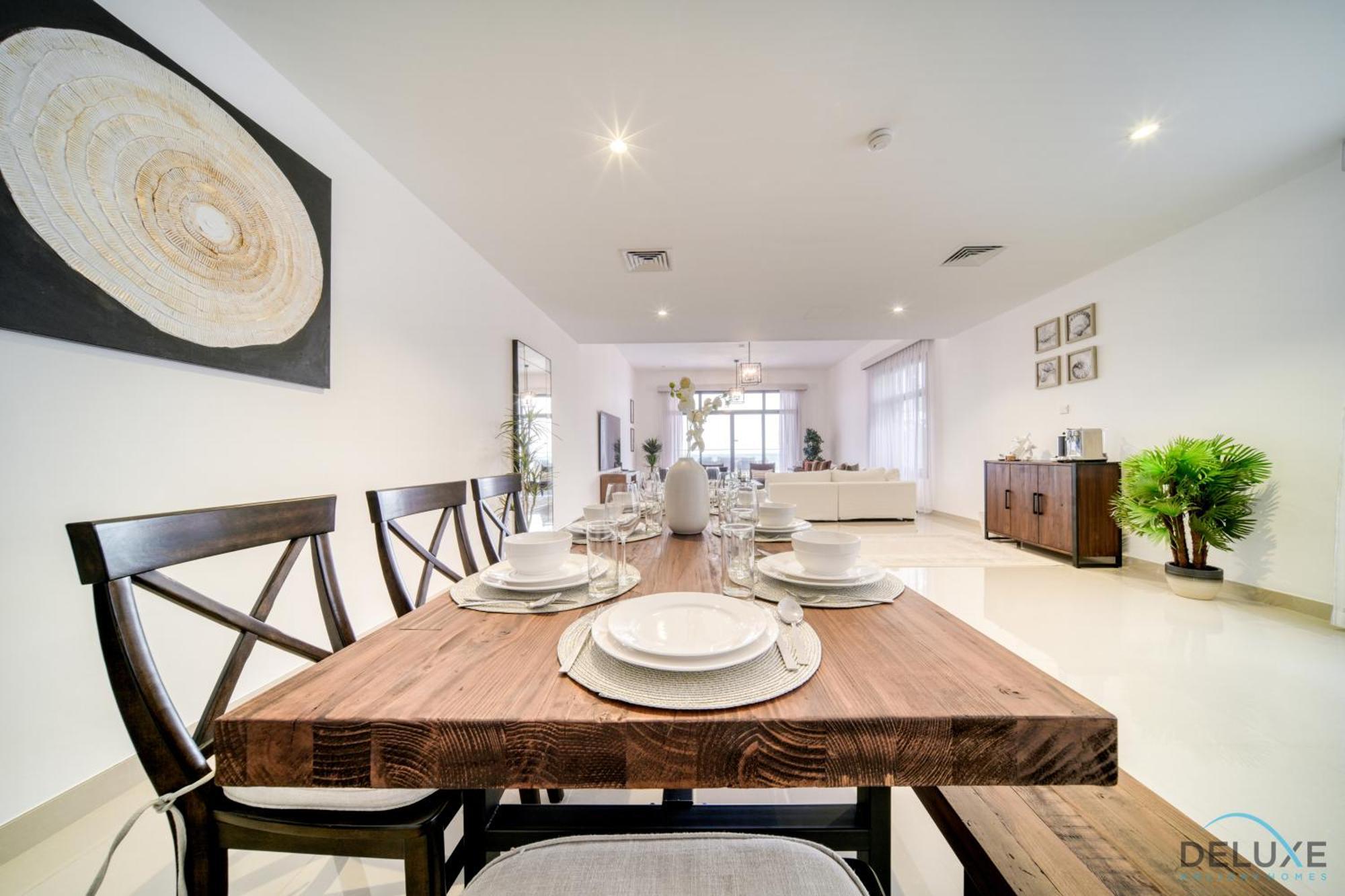 Unbeatable Price, Perfect For Groups With Sea Views By Deluxe Homes