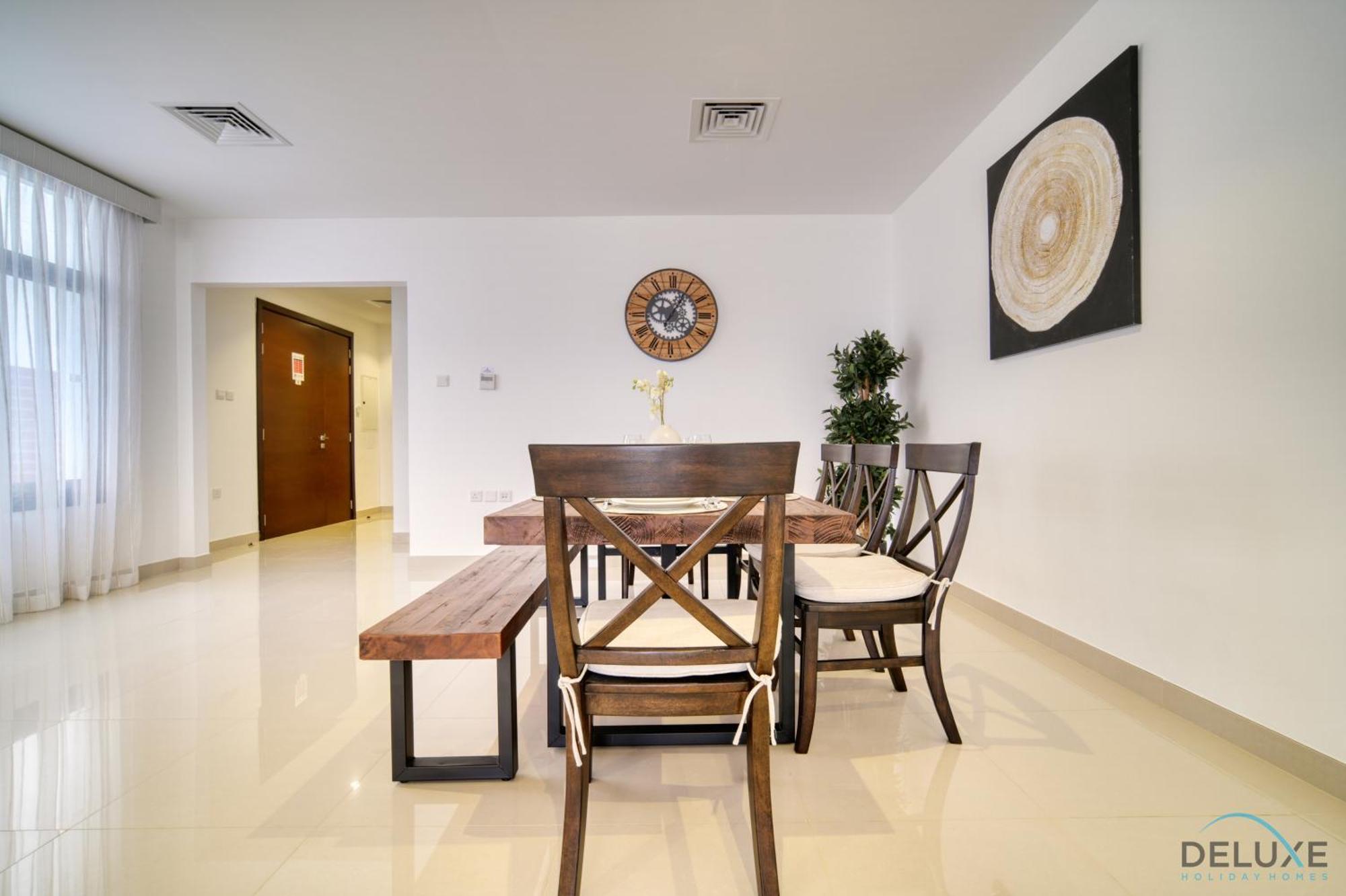 Apartment Unbeatable Price, Perfect For Groups With Sea Views By Deluxe Homes