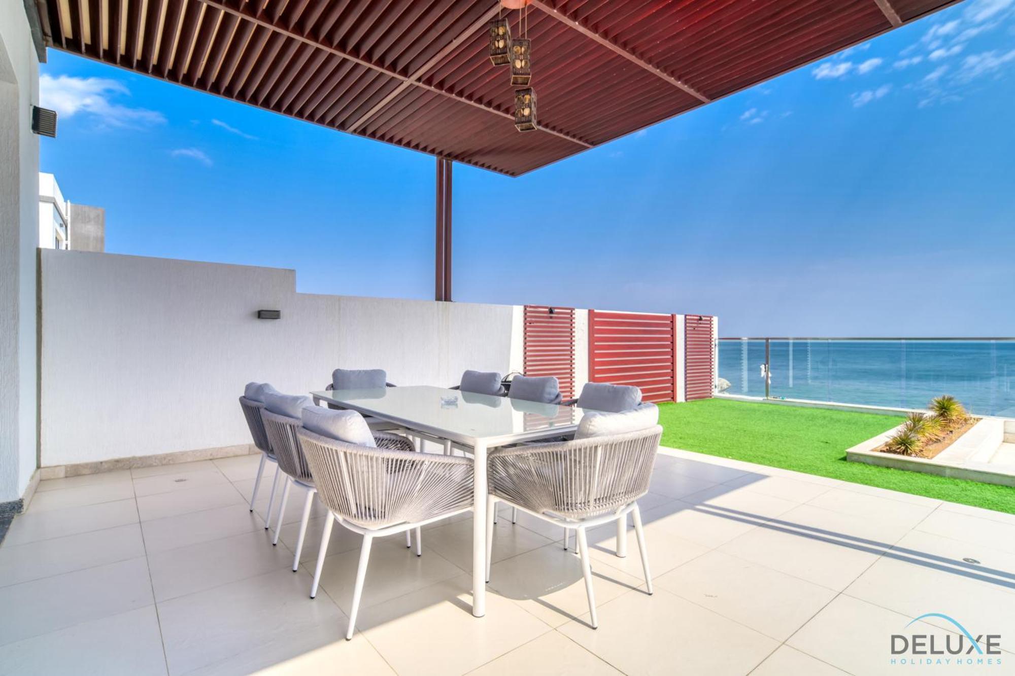Unbeatable Price, Perfect For Groups With Sea Views By Deluxe Homes * Fudschaira