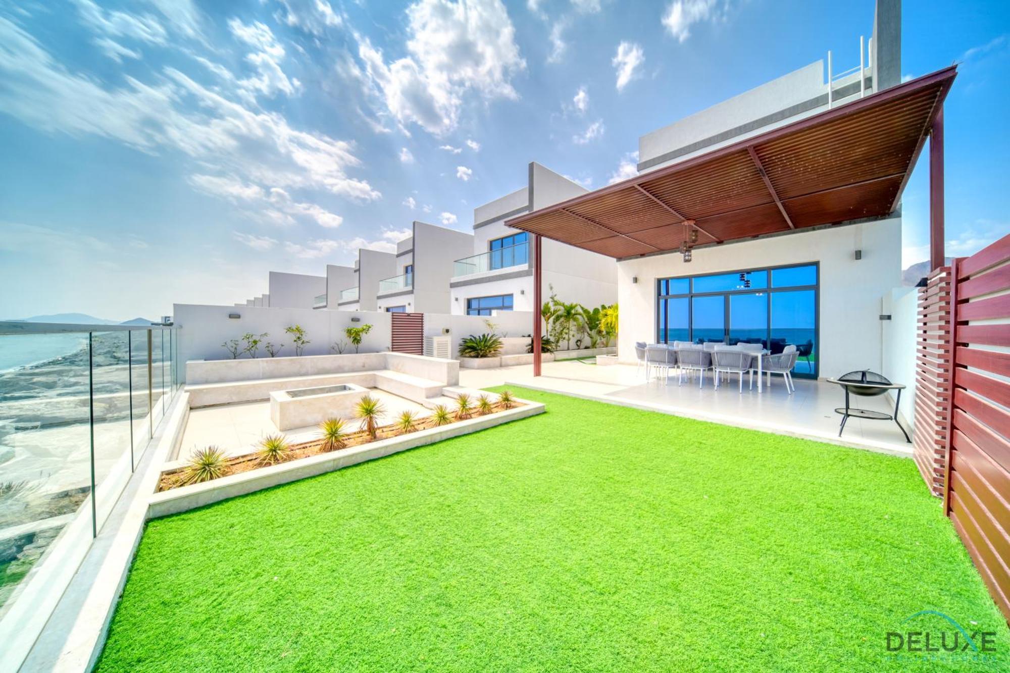 Unbeatable Price, Perfect For Groups With Sea Views By Deluxe Homes Apartment *