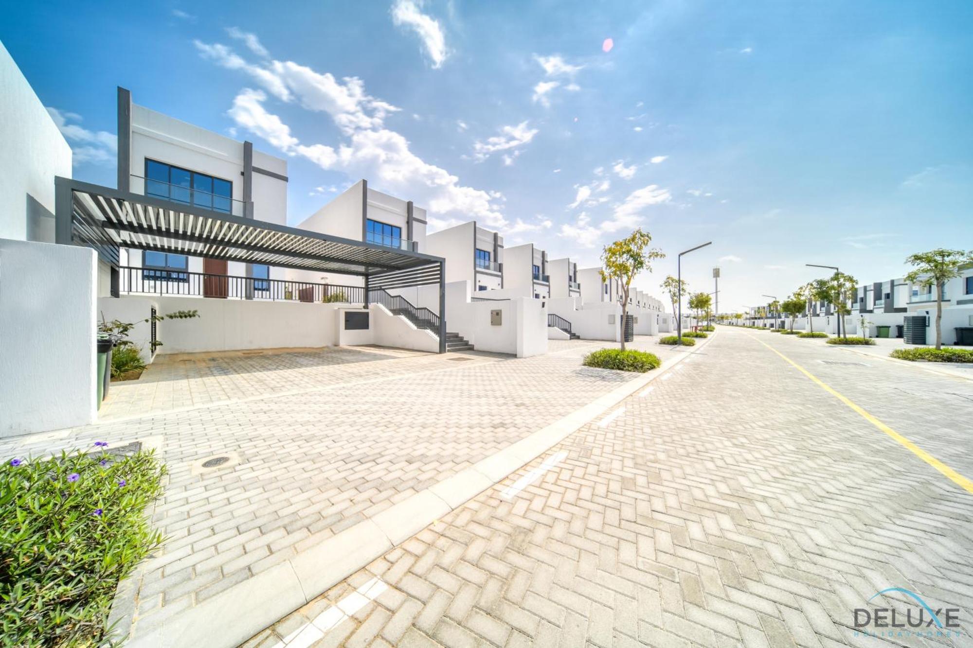 Apartment Unbeatable Price, Perfect For Groups With Sea Views By Deluxe Homes *
